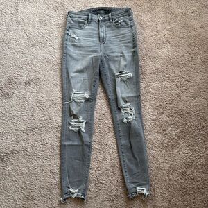 American Eagle Skinny Jeans (Size 8)